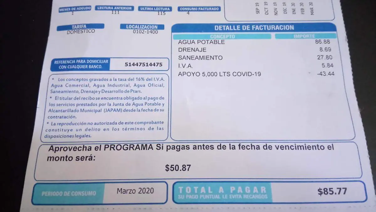 Recibos de pago por consumo de agua traen el descuento de cinco mil litros.  Foto Monsetrrat Garc_a  El Sol de San Juan del R_o